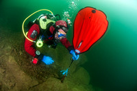 Diver deploying lift bag