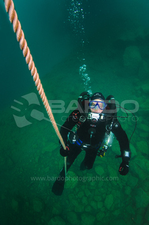 Hollis Explorer diver